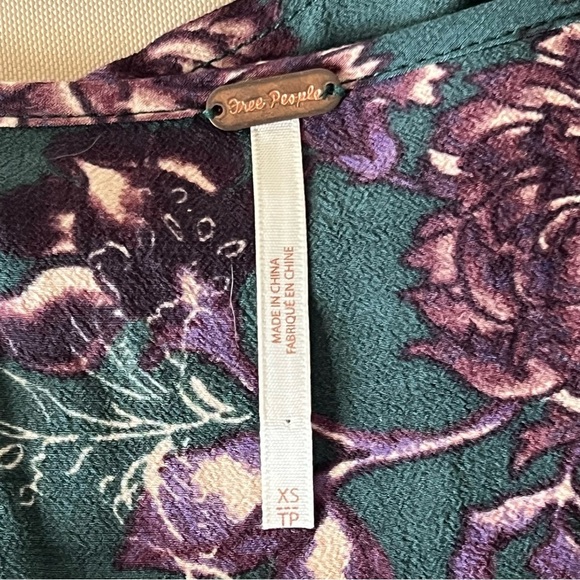 Free People Heartbeat Long Bell Sleeved Emerald Green Floral Tunic‎ Size XS Boho - Picture 13 of 16